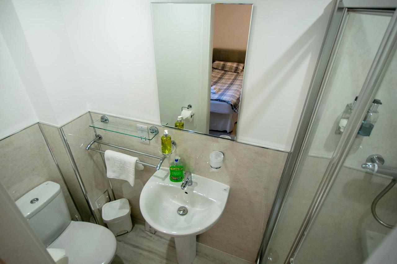 Corran Bunkhouse Corran (Lochaber, Highlands) Exterior foto A wet room in a hotel
