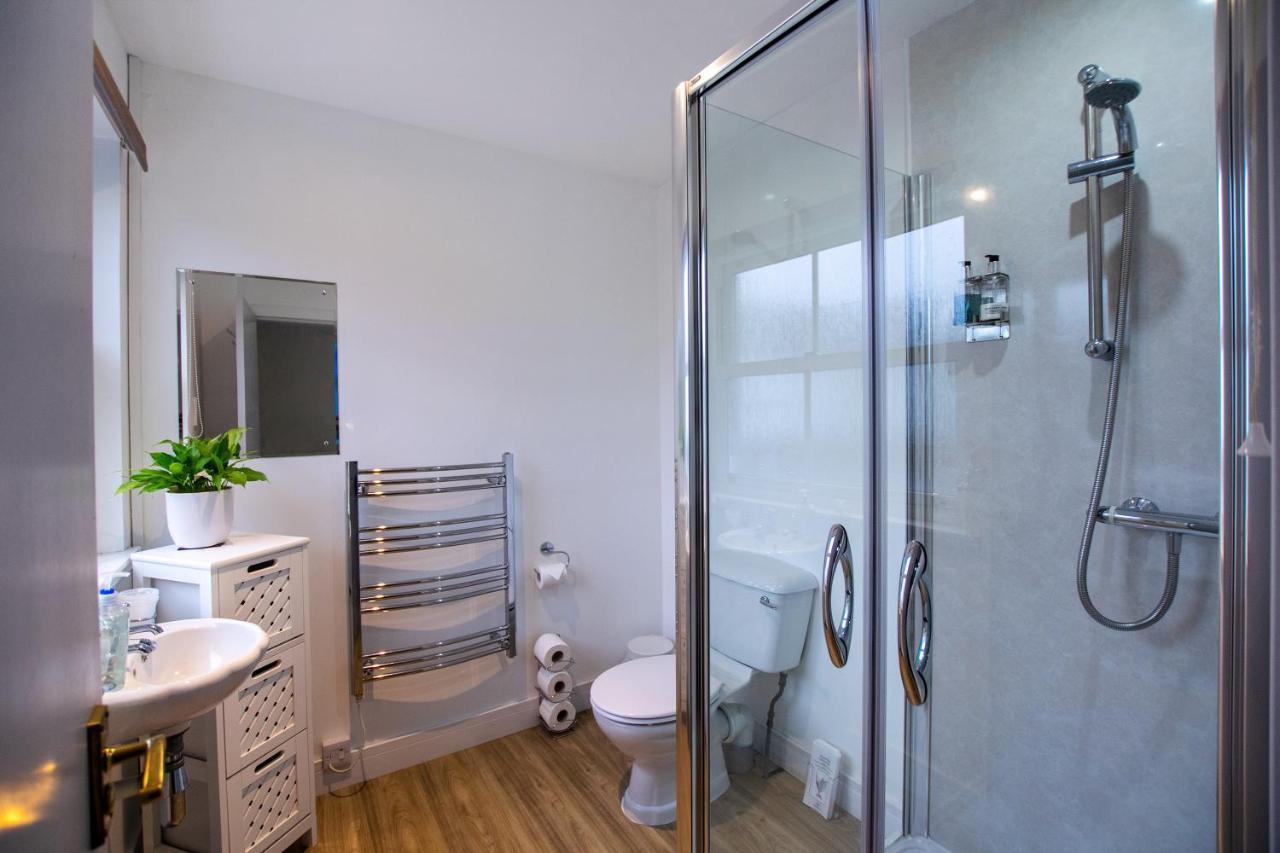 Corran Bunkhouse Corran (Lochaber, Highlands) Exterior foto A shower room