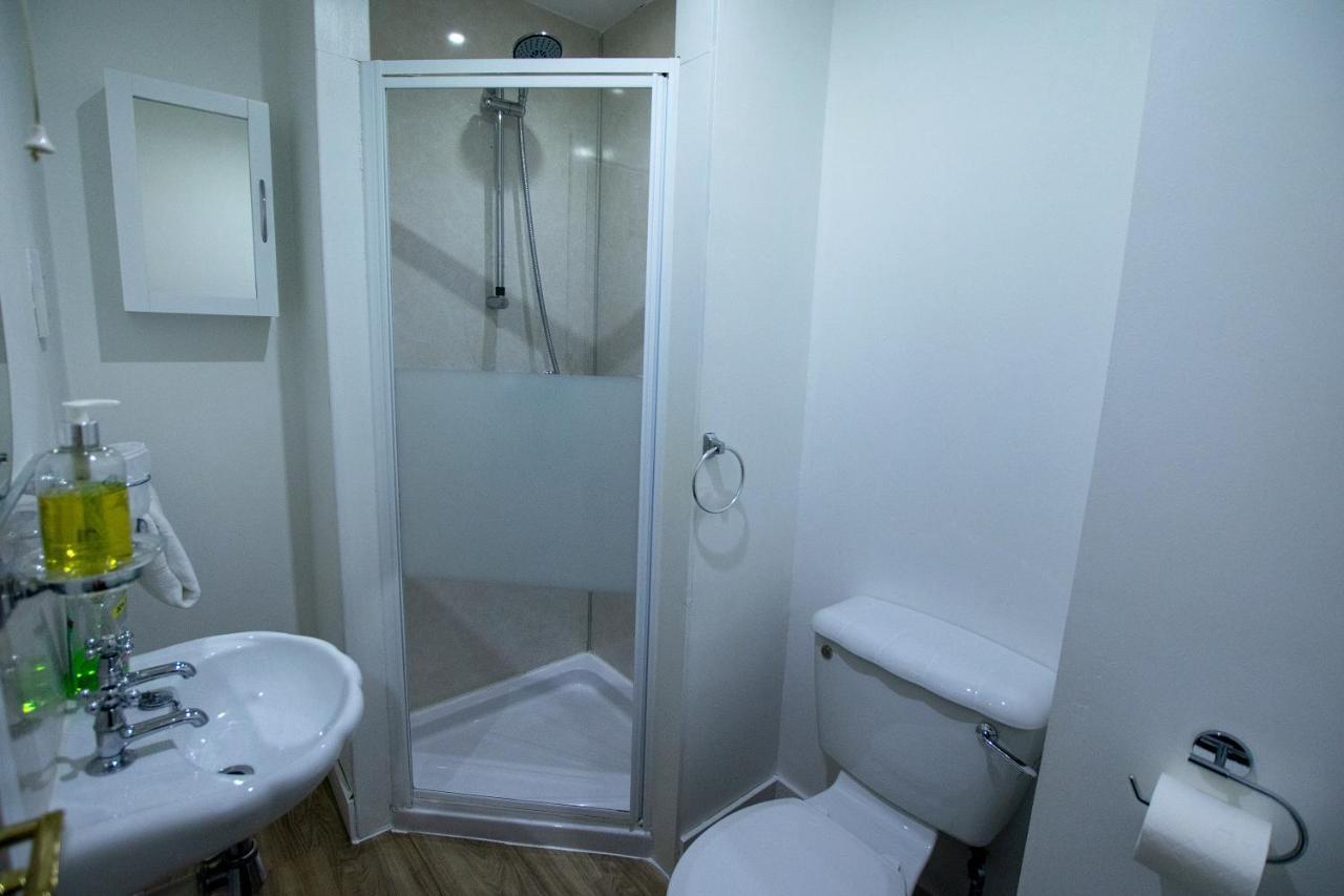 Corran Bunkhouse Corran (Lochaber, Highlands) Exterior foto A shower cubicle