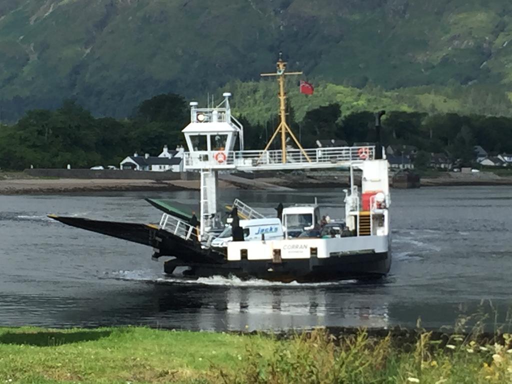 Corran Bunkhouse Corran (Lochaber, Highlands) Exterior foto The ferry crossing the River Clyde