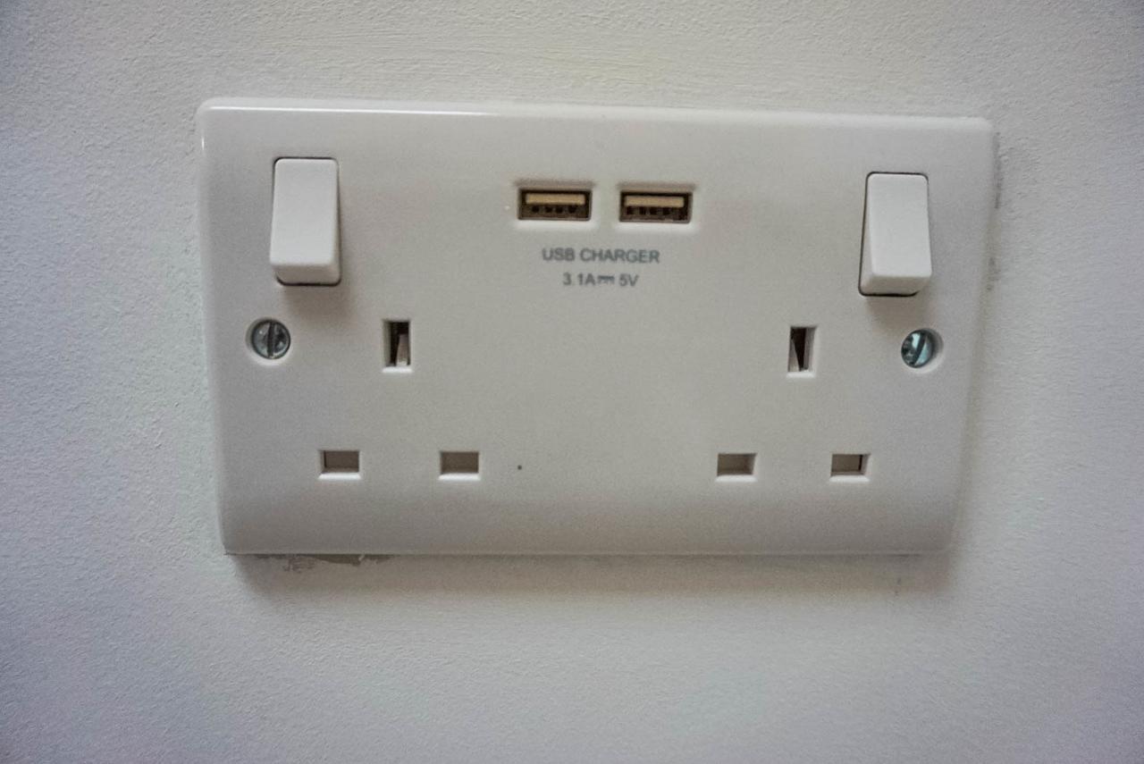 Corran Bunkhouse Corran (Lochaber, Highlands) Exterior foto A USB charger