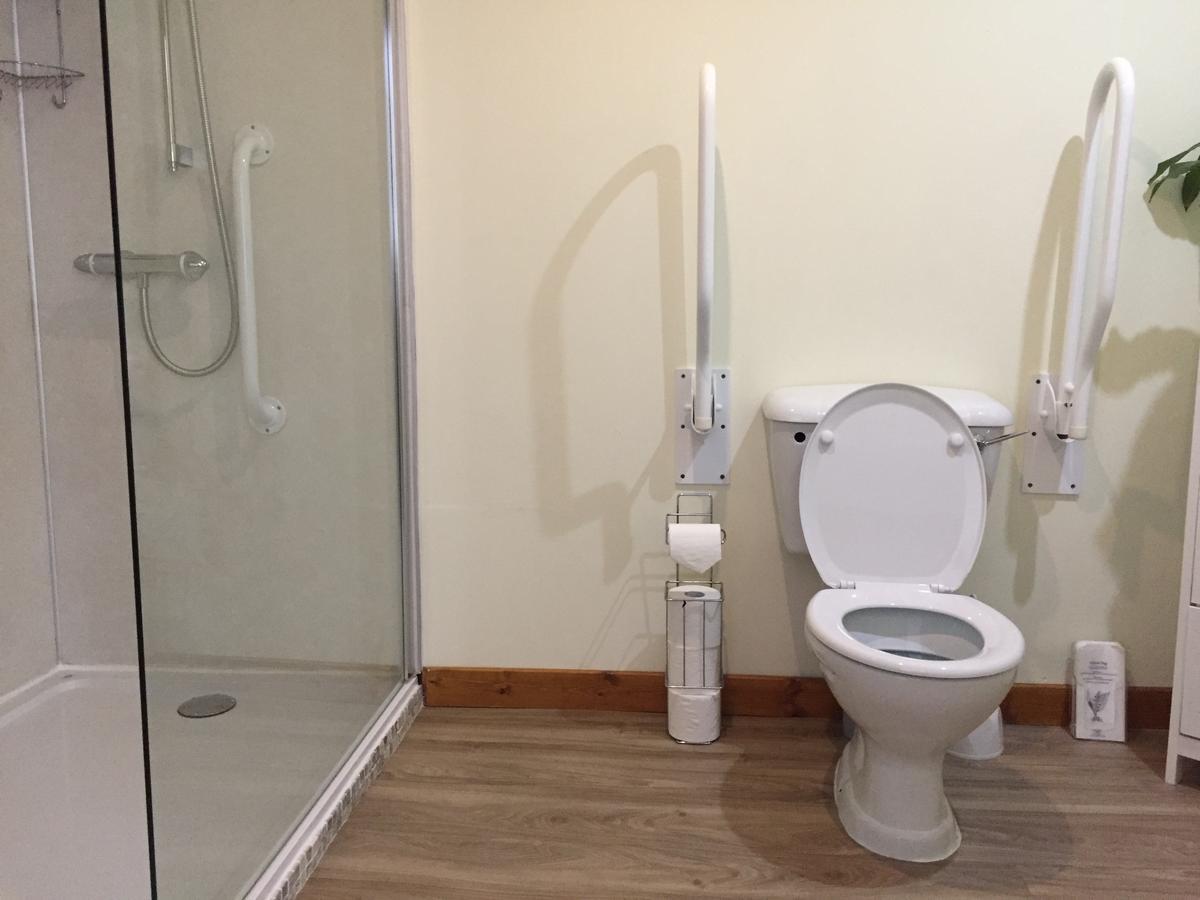 Corran Bunkhouse Corran (Lochaber, Highlands) Exterior foto Disabled toilet alarm
