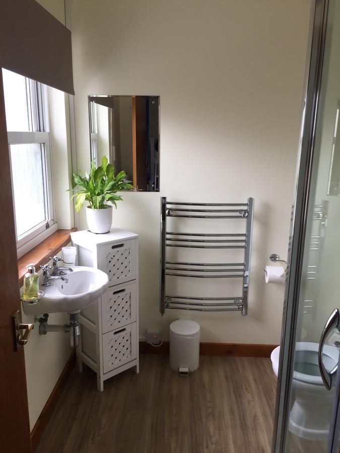 Corran Bunkhouse Corran (Lochaber, Highlands) Exterior foto A heated towel rail